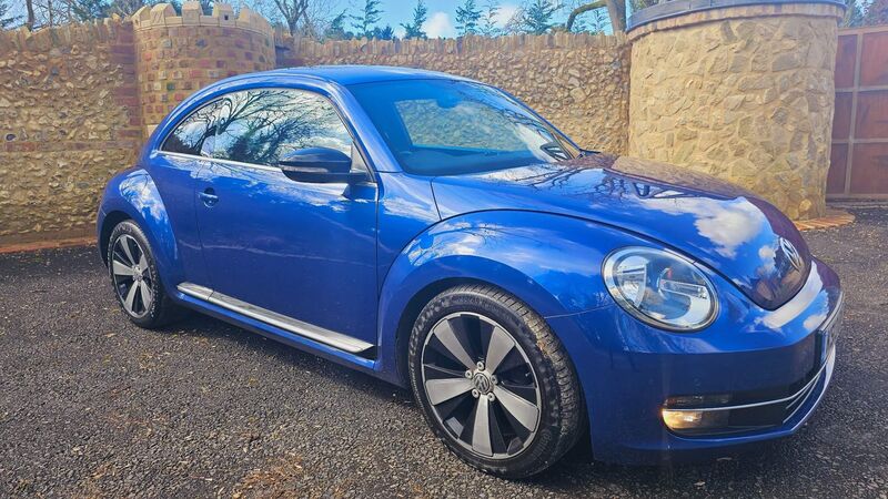 VOLKSWAGEN BEETLE