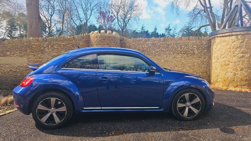 VOLKSWAGEN BEETLE