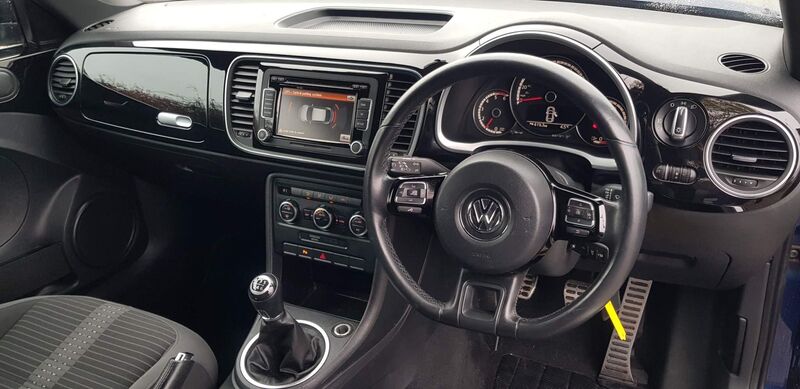 VOLKSWAGEN BEETLE