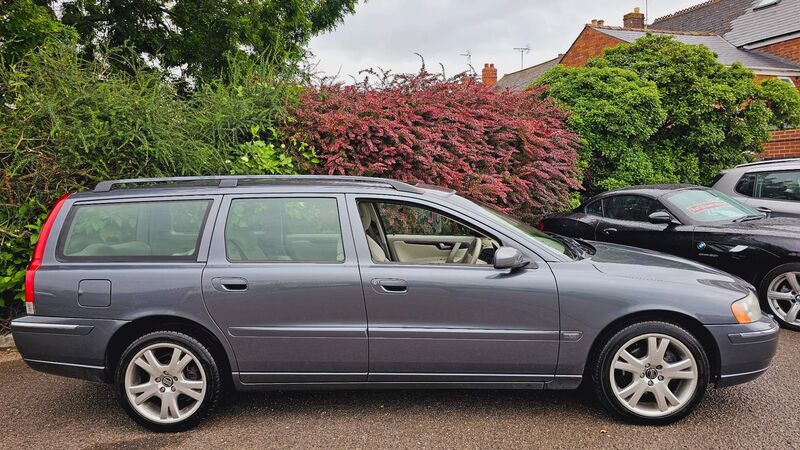 VOLVO V70