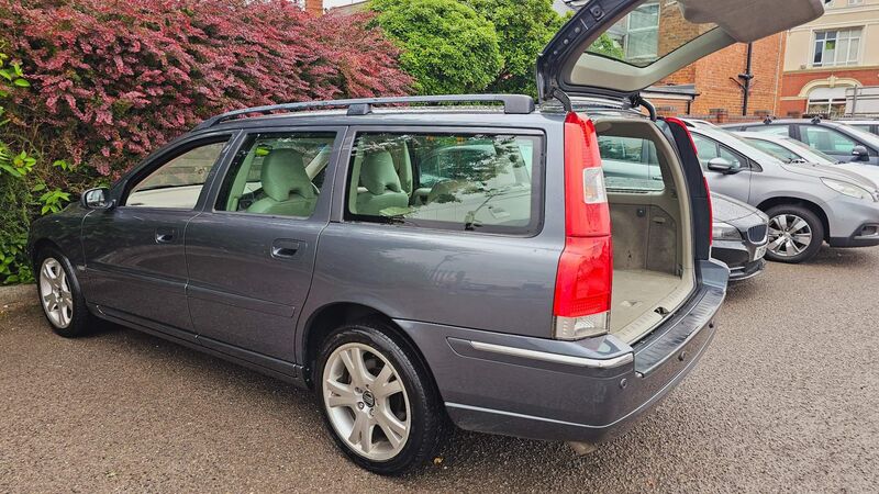 VOLVO V70