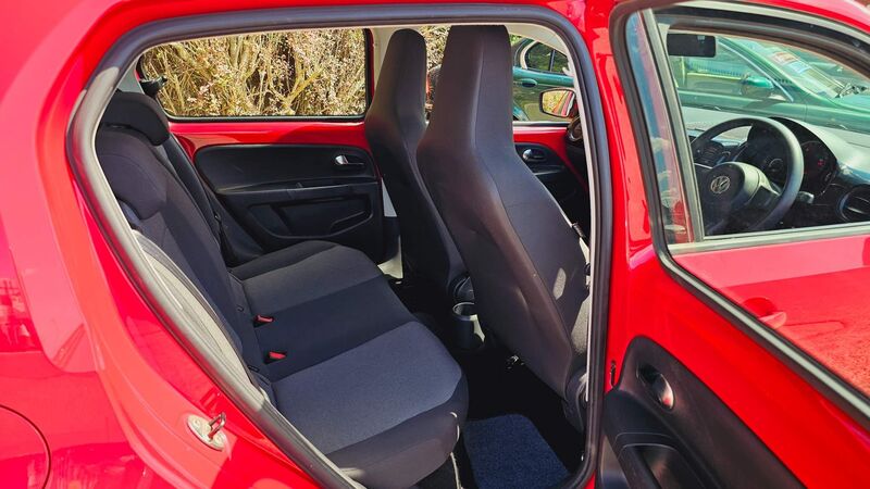 VOLKSWAGEN UP