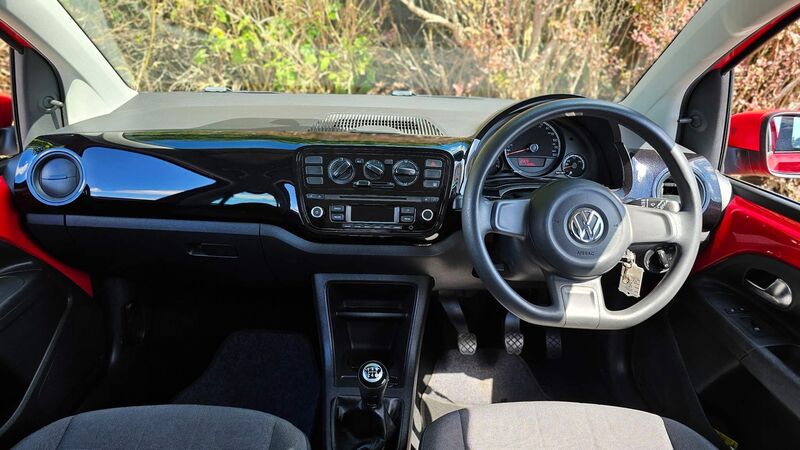 VOLKSWAGEN UP