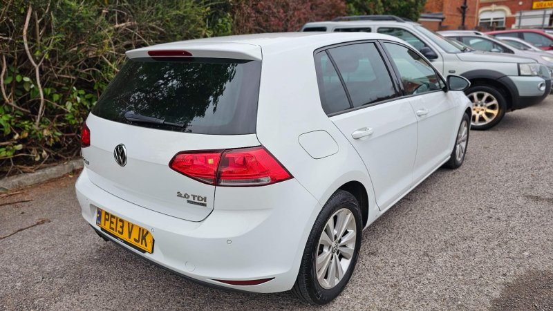 VOLKSWAGEN GOLF