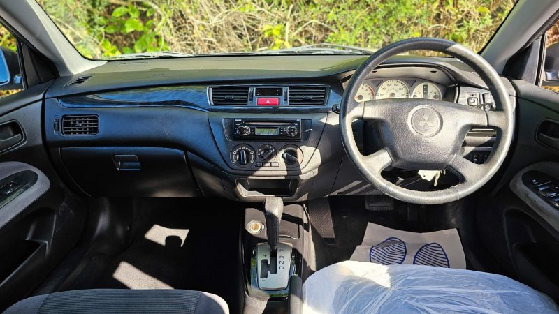 MITSUBISHI LANCER