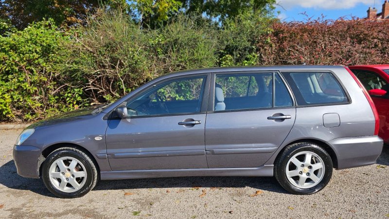 MITSUBISHI LANCER