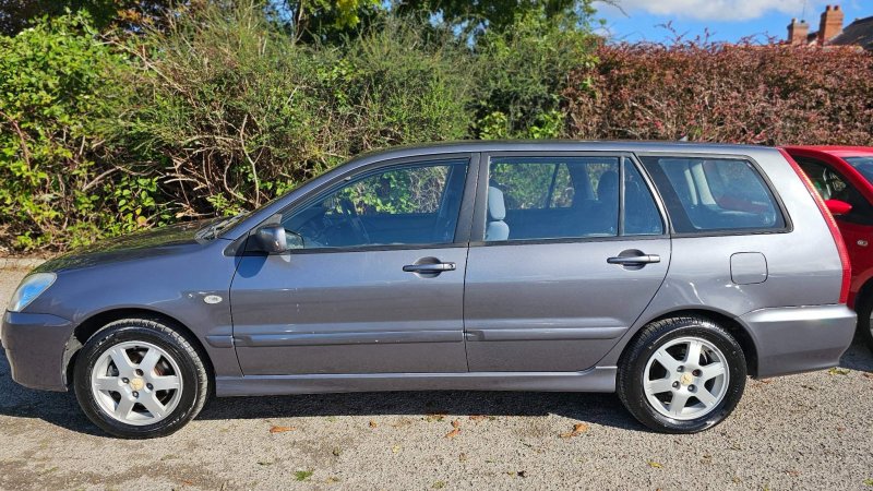MITSUBISHI LANCER
