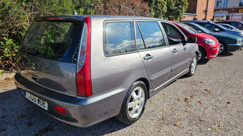 MITSUBISHI LANCER