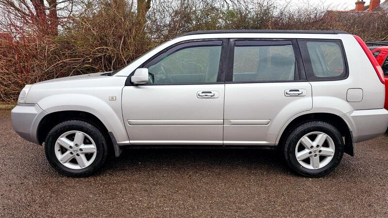 NISSAN X-TRAIL