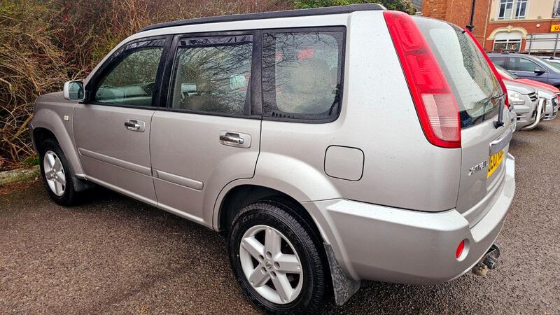 NISSAN X-TRAIL