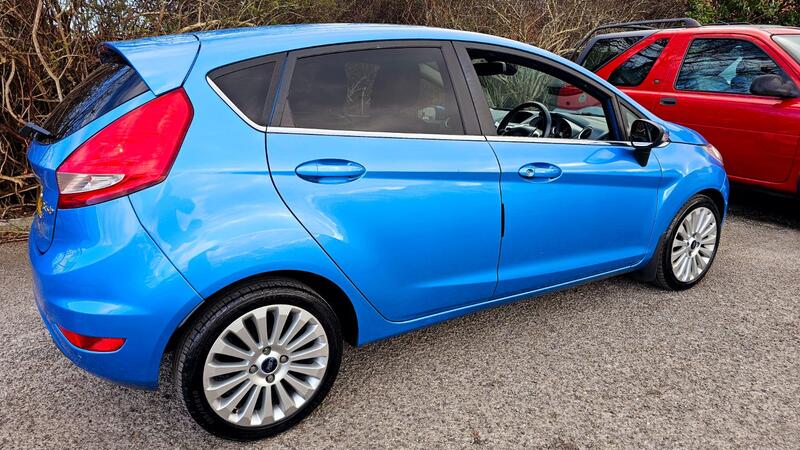 FORD FIESTA